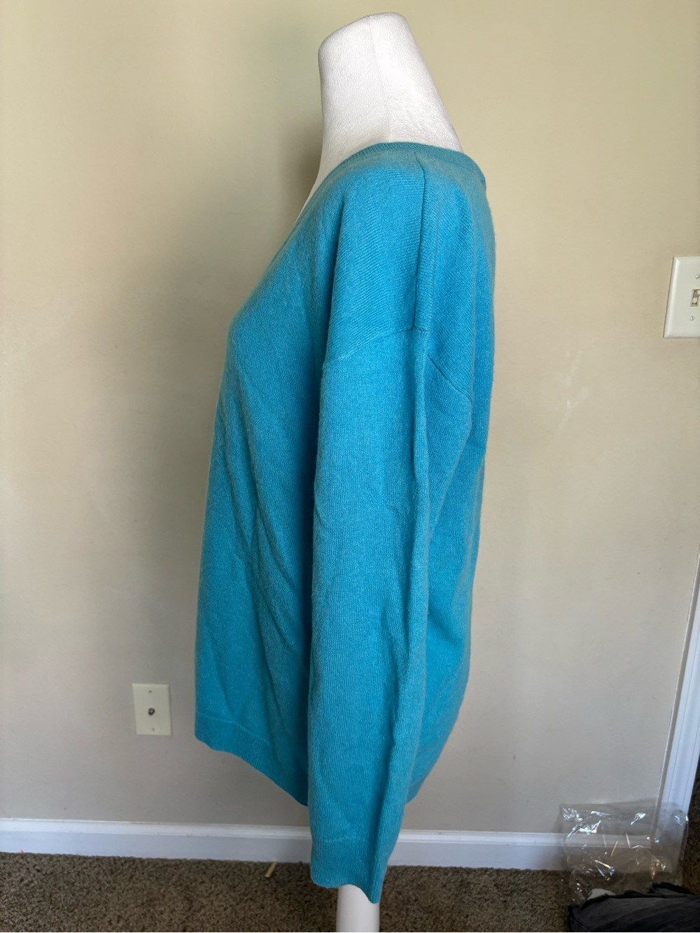 Talbots Blue 100% Cashmere Knit V-Neck Ribbed Trim Pullover Sweater L - Picture 4 of 8